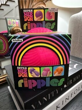 Super NeeDoh Ripples Stress Ball - Bright Pink